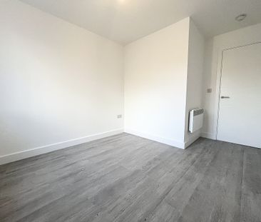 Bingley Road, Bradford - Photo 2