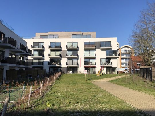 Nieuwbouwappartement met 2 slaapkamers, terras, staanplaats - Photo 1