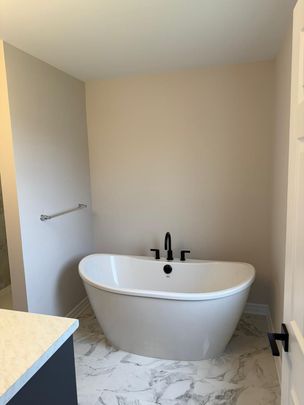 For Lease - 808 Anemone Mews, Barrhaven, Ontario - Photo 1