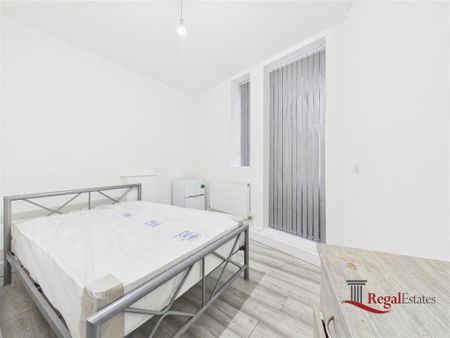 House share to rent - Photo 2