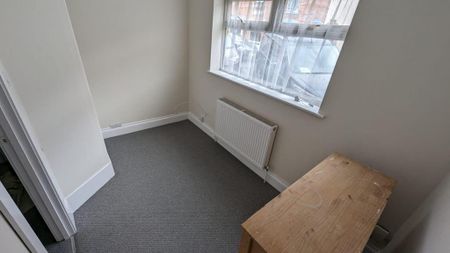3 bedroom apartment to rent - Photo 2