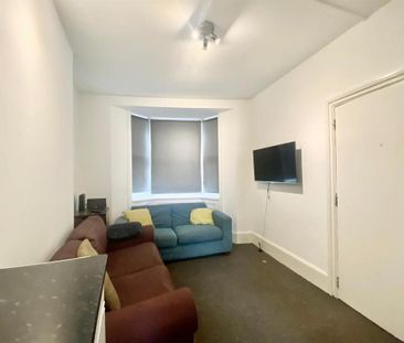 6 bedroom house to rent - Photo 1