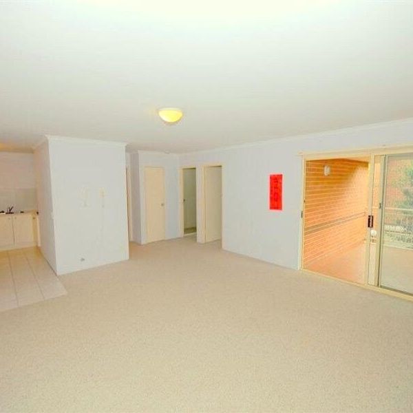 Marsfield - Photo 1