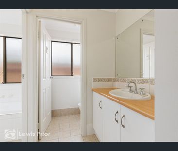 8 Chamberlain Drive, Christie Downs, SA 5164 - Photo 5