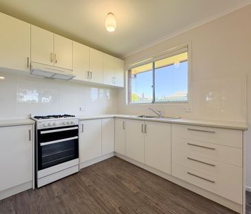 3 Bedroom Family Home in a quiet cul-de-sac - Photo 5