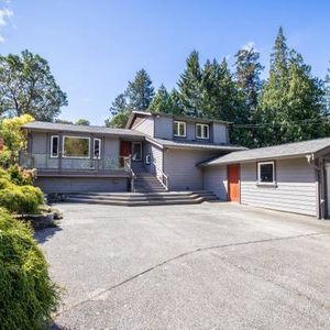 3 Bedroom Country home in Metchosin $4700.00/month, pets considered. - Photo 2