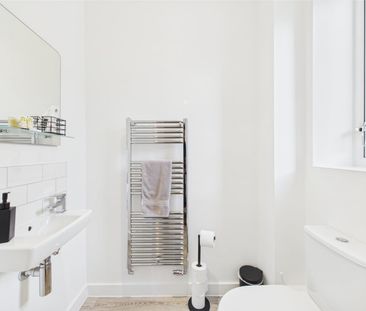 3 Bed Terraced House, Parkes Avenue, B12 - Photo 2