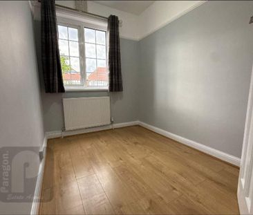 3 bedroom flat to rent - Photo 4