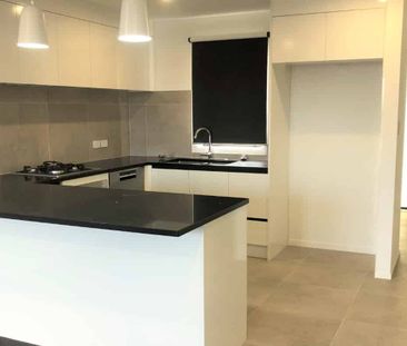 Modern Three Bedroom Home, Handy Hospital Location - Photo 4