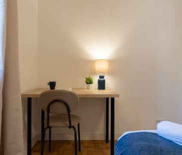 Avenida de la Ciudad de Barcelona, Madrid, Community of Madrid 28007 - Photo 2