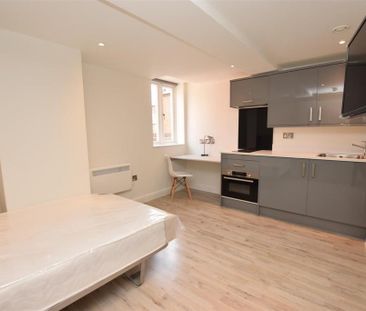 Studio to rent - Photo 1