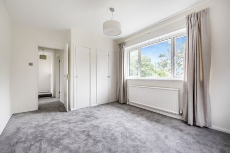 4 bedroom detached house to rent - Photo 2