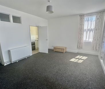 Trinity Road, Scarborough - Photo 2