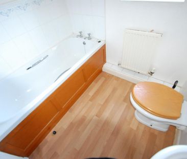 3 bedroom detached house to rent - Photo 4