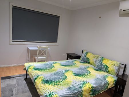 Altona Meadows - Photo 2