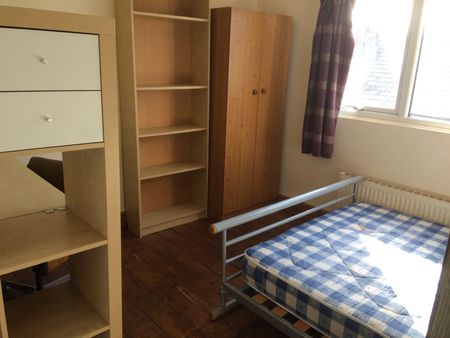 6 Bed Terraced House, Ladybarn Road, M14 - Photo 2