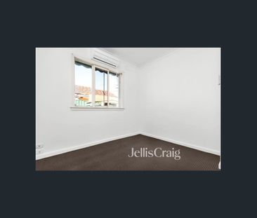 1/19 Cole Street, Williamstown, Vic 3016 - Photo 2