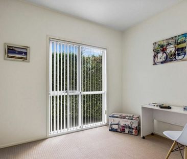 BEACH ON YOUR DOOR STEP! - Photo 5