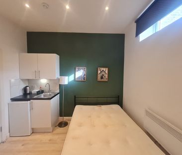 Studio Flat, Rock St, N4 - Photo 2