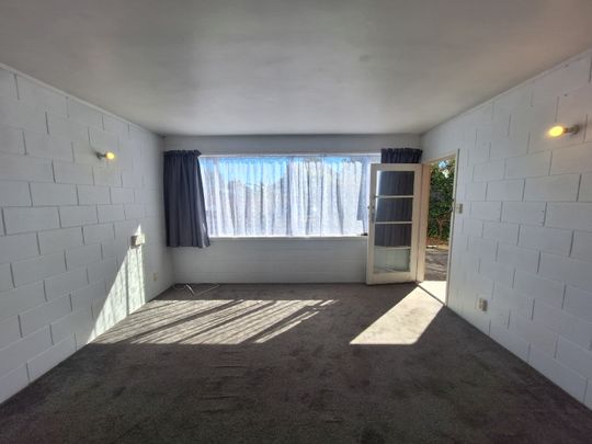 Good Value 1 Bedroom Unit - Photo 1