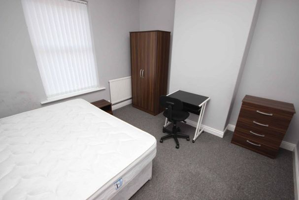 Room , Southbourne Street - Photo 1