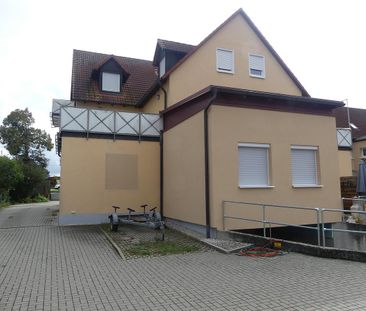 2 Zimmer Wohnung mit großer Dachterrasse in Roßtal, am Bahnhof! - Foto 4