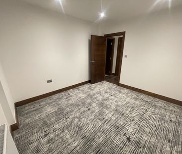 3 Bed Flat, Scarbrook Road, CR0 - Photo 3