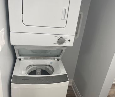 For Lease - 24 Stoneridge Court, Hamilton, Ontario - Photo 2