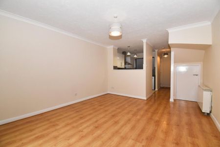 2 bedroom end of terrace house to rent - Photo 3