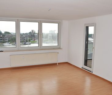 Dachgeschosswohnung mit Hafenblick - Foto 2