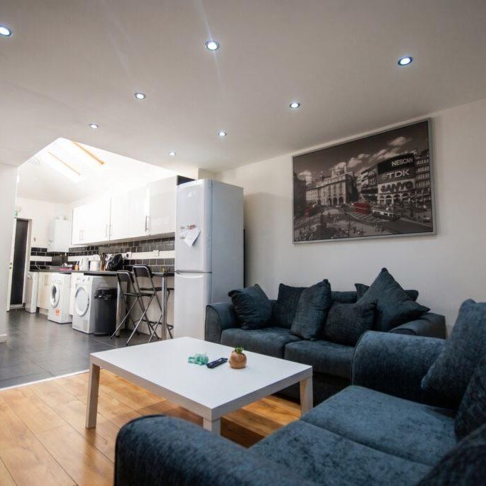 5 bedroom terraced house to rent - Photo 1