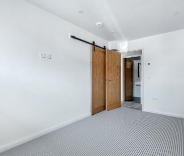 2 bedroom semi-detached house to rent - Photo 2