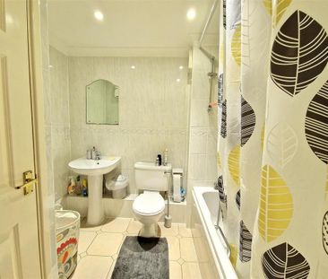 2 bedroom flat to rent - Photo 6