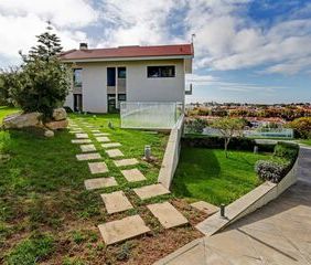 House 7 bedrooms Cascais for rent - attic, garden, air conditioning... - Photo 1