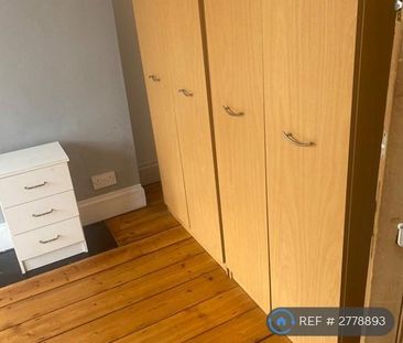 4 bedroom terraced house to rent - Photo 3