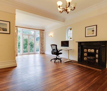 6 bedroom detached house to rent - Photo 5