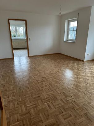 Souterrain-Wohnung mit Terrasse - Foto 1