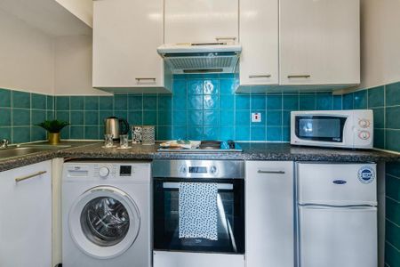 1 bedroom flat to rent - Photo 5