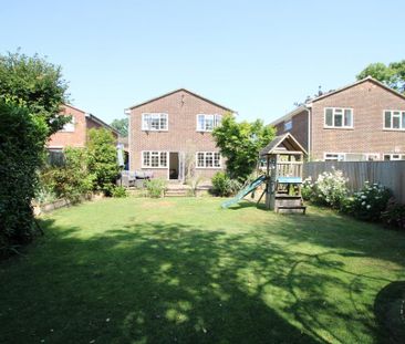 4 bedroom detached house to rent - Photo 2