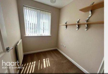 4 bedroom terraced house to rent - Photo 5