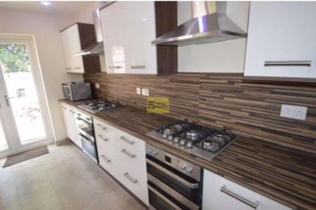 99 Hubert Road - Photo 5