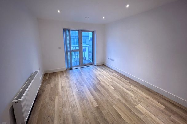 Station Approach, Guildford, Surrey, GU1 - Photo 1