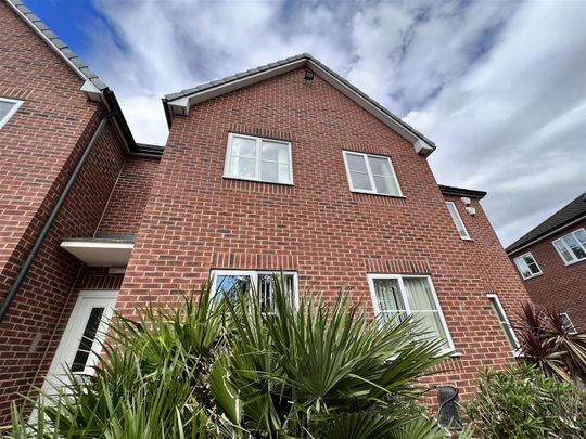 Majestic Court, Darton, S75, Barnsley - Photo 1