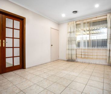 490 Rockingham Road, Lake Coogee, WA 6166 - Photo 2