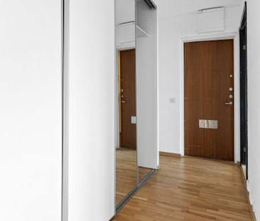 Helsingforsgatan, Kista - Photo 2