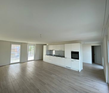 Charmante 4.5-Zimmer-Wohnung im Erdgeschoss mit Balkon - Photo 2