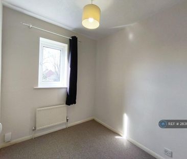 2 bedroom end of terrace house to rent - Photo 1