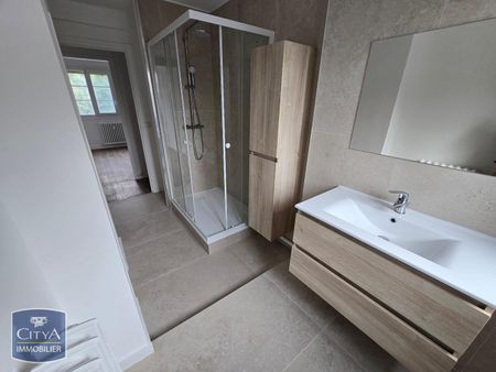 Location Appartement 4 pièces 83m² LILLE 59000 - Photo 4