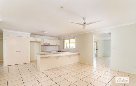 FOUR BEDROOM HOME IN QUIET CUL-DE-SAC - Photo 5