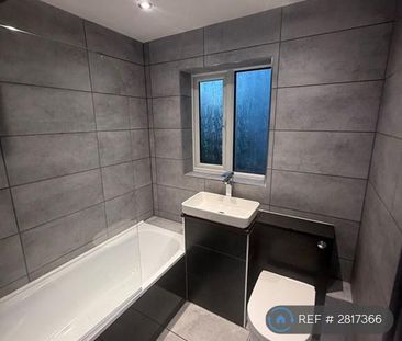 2 bedroom semi-detached house to rent - Photo 4